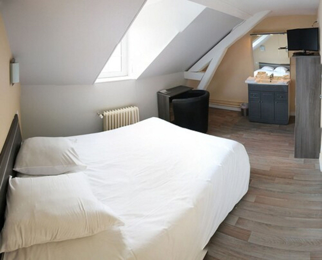 Bedroom 5, Hôtel de France, Seine-Maritime