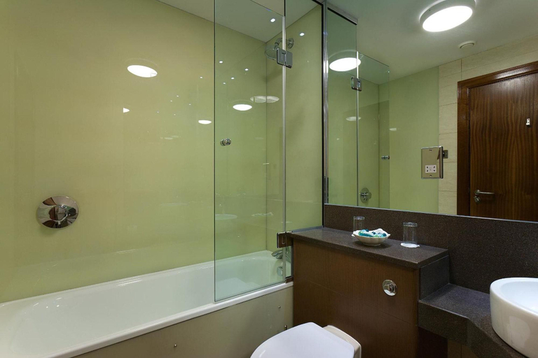 Bathroom 5, The Bay Hotel, Fife