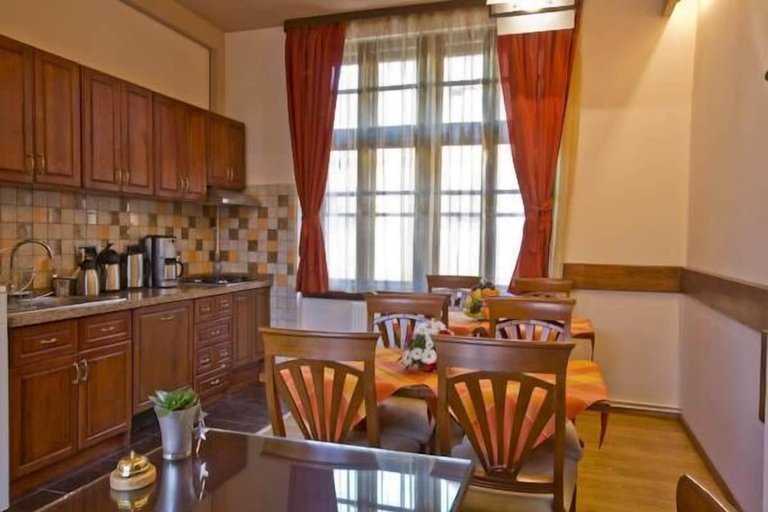 Others 5, Residence Castelului, Brasov