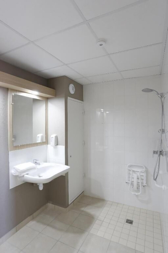 Bathroom 5, B&B HOTEL Gap, Hautes-Alpes