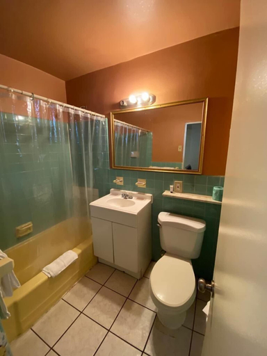 Bathroom 3, Sunset Inn 2, Atlantic