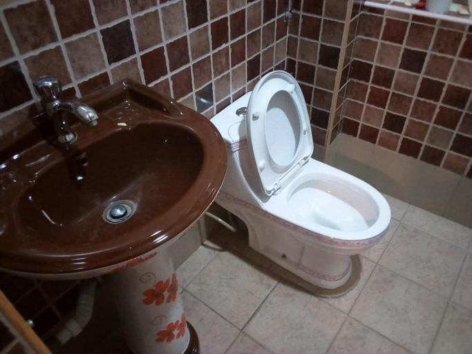 Bathroom, Prestige Hotel & Club Nyeri, Nyeri Town