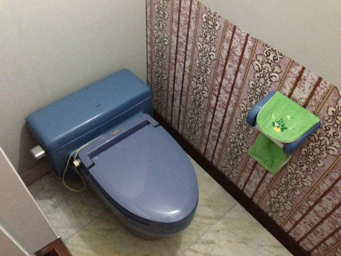 Bathroom 5, Narita Airport Samurai Hostel, Kujūkuri