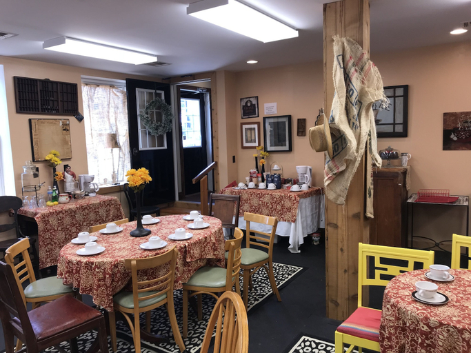 Food & Drinks 4, Caldwell Messenger Suites, Sumner
