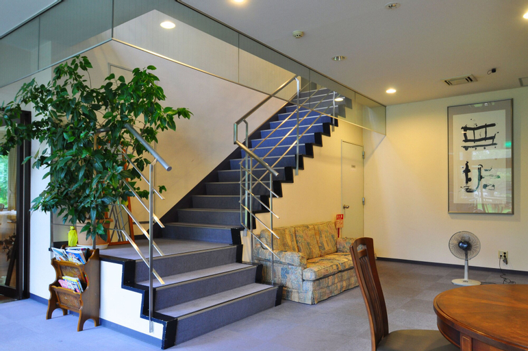 Public Area, Pension Shadow Classe, Otaru