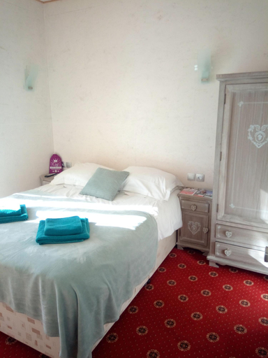 Bedroom 3, La Tour Pom'Pin, Puy-de-Dôme