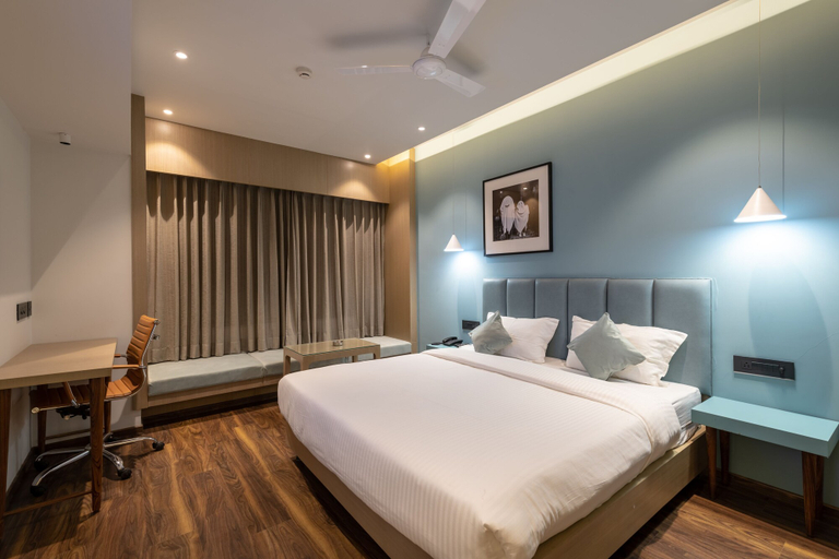 Bedroom 3, Hotel Regal Grand, Bhopal