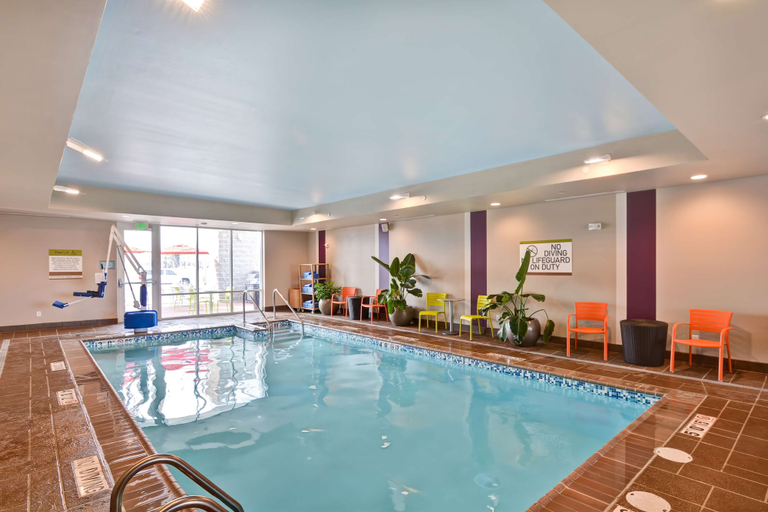 Sport & Beauty, Home2 Suites by Hilton Green Bay, Brown