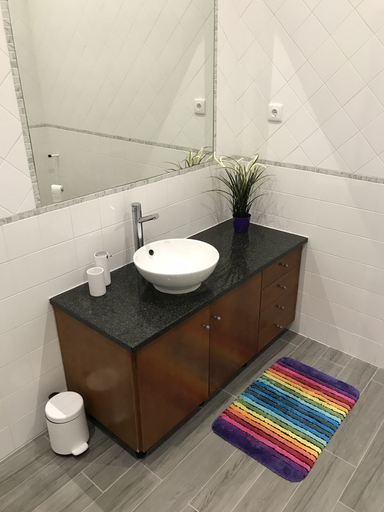 Bathroom 3, H.ö.H, Porto
