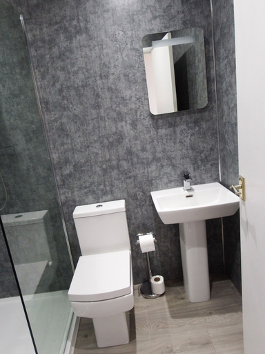 Bathroom 4, The Haven Inn, North Lincolnshire