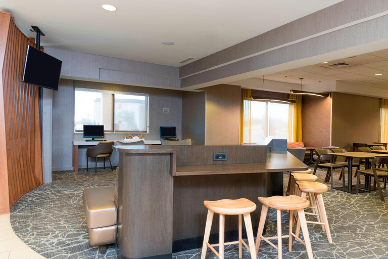 Food & Drinks 5, SpringHill Suites by Marriott Grand Rapids North, Kent