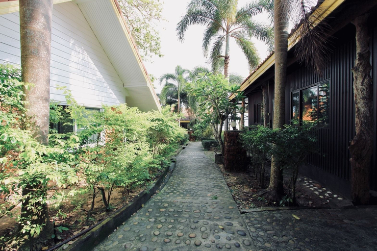 Exterior & Views 2, Adang Island Resort, Muang Satun