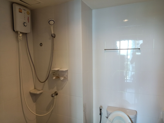 Bathroom 4, Jomtien Park condo beach, Pattaya