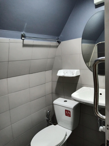 Bathroom 3, Racha HiFi Homestay, Phuket Island