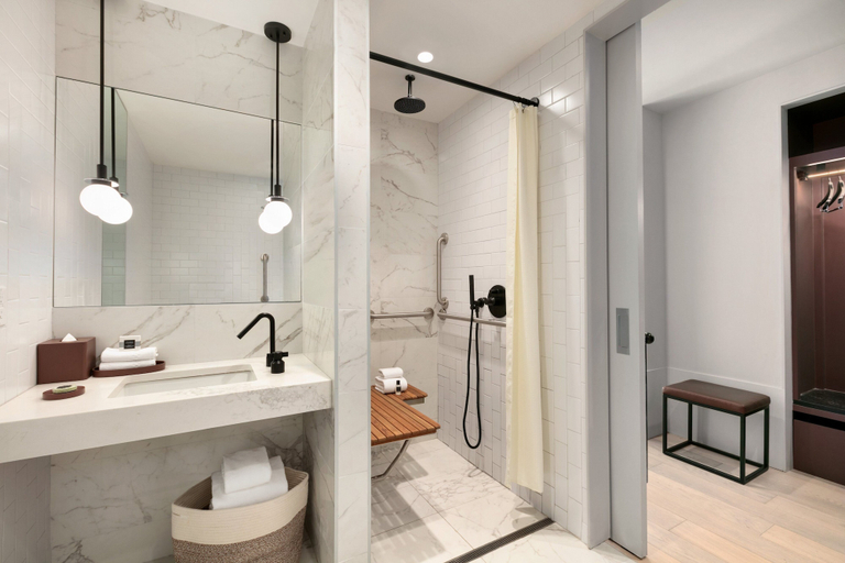Bathroom 3, Hotel Indigo WILLIAMSBURG - BROOKLYN by IHG, New York