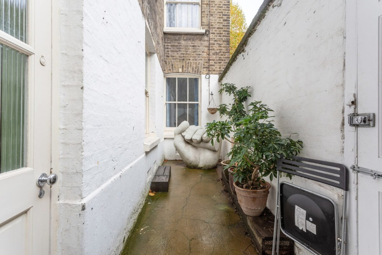 Others 3, Modern 2 Bedroom Flat in Central London, London
