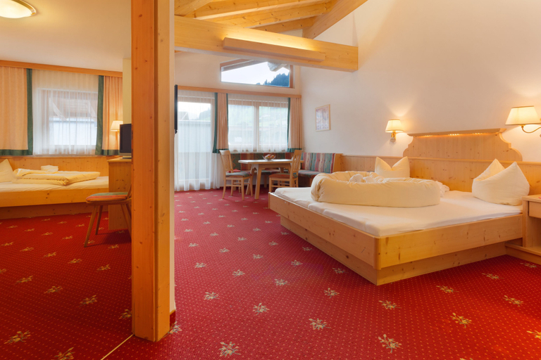 Bedroom 2, Hotel Pinzger, Schwaz