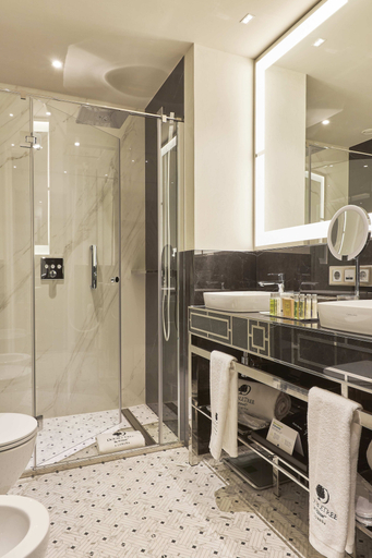 Bathroom 4, DoubleTree by Hilton A Coruna, A Coruña