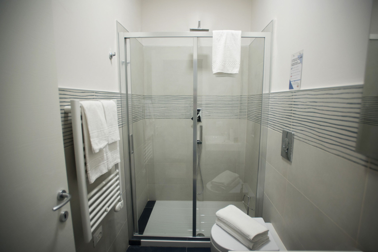 Bathroom 4, 6thLand - Rent Rooms La Spezia, La Spezia