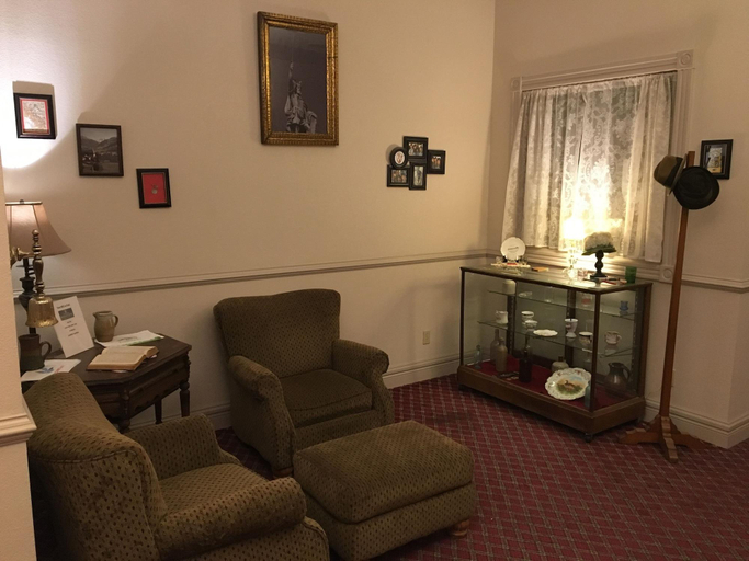 Public Area 2, Hermann Crown Suites, Gasconade