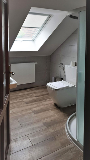 Bathroom 4, Bunkr Karlstejn, Beroun