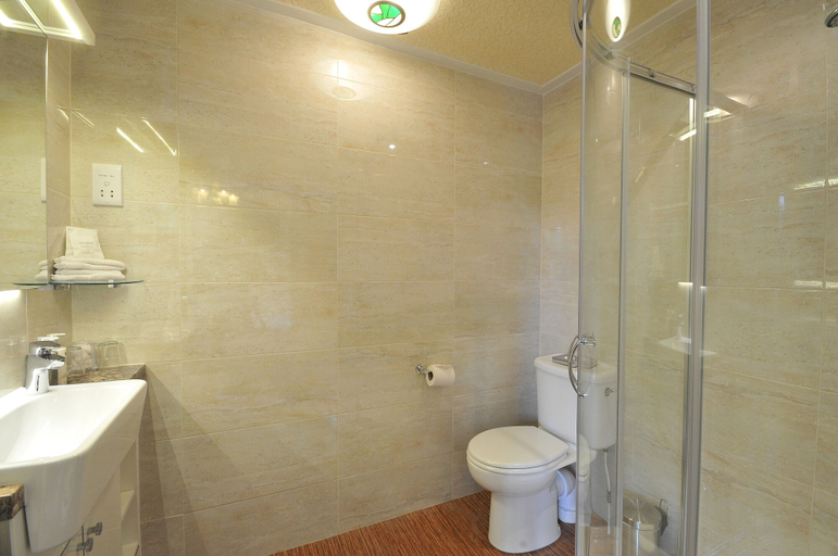 Bathroom 5, Marton Grange Country House, East Riding of Yorkshire