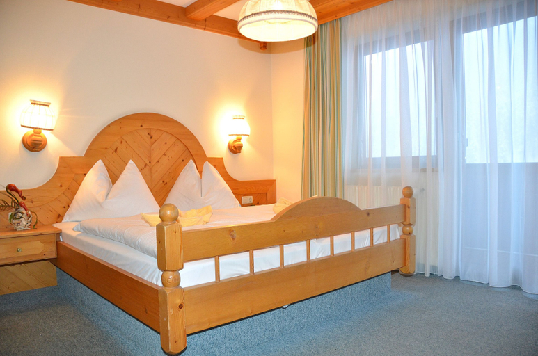Bedroom 3, Berghotel Ronach, Zell am See