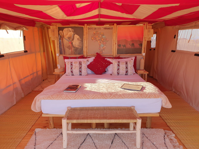 Bedroom 2, Nkhila Lodge - Agafay Luxury Tented Camp, Marrakech