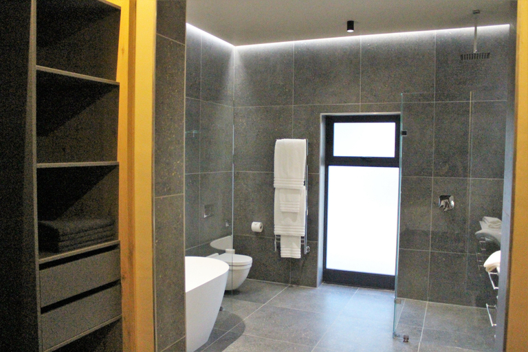 Bathroom 4, Die Laan 2, Cape Winelands