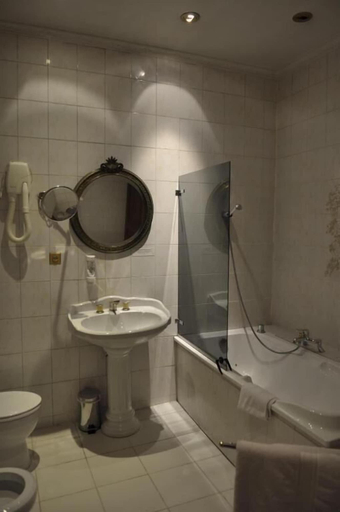 Bathroom 5, Hotel du Parc - Manoir du Baron Blanc, Haute-Savoie