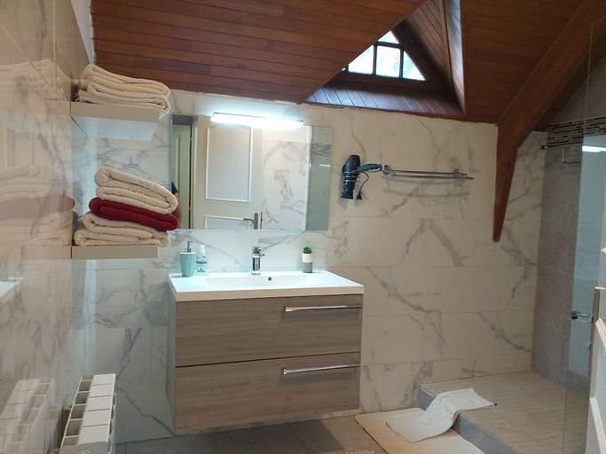 Bathroom 5, Chambre du Jardin Fleuri, Seine-Maritime