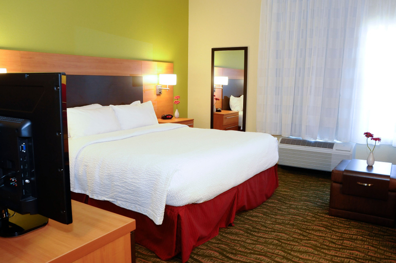 Bedroom 3, TownePlace Suites Redding, Shasta
