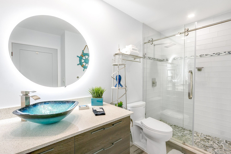 Bathroom 4, Cape Crossing Resort & Marina, Brevard