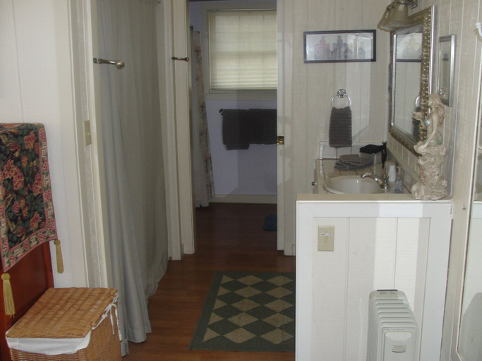 Bathroom, Stone Meadow Resort, Barry