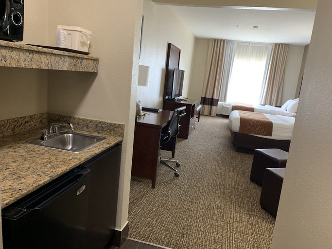 Bedroom 3, Comfort Suites Auburn near I-69, De Kalb