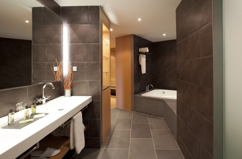 Bathroom 5, Hotel Món Sant Benet, Barcelona