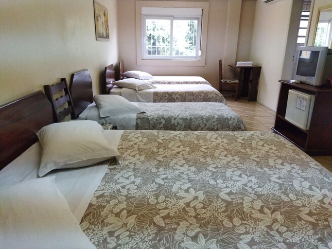 Bedroom 2, Hotel Pequenino, Canela
