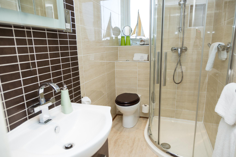 Bathroom 4, Bosanneth, Cornwall