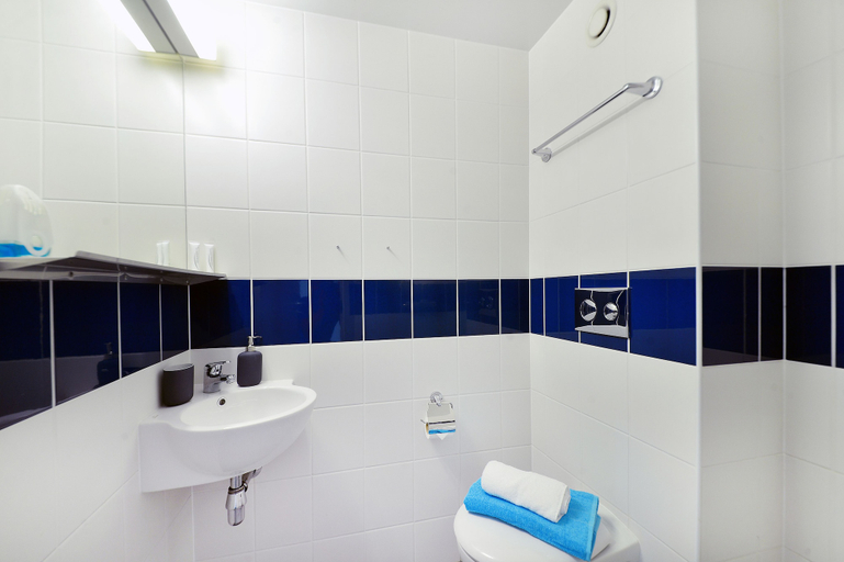 Bathroom 5, Newport Student Village - Campus Accommodation, Newport