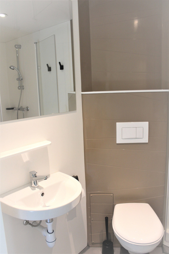 Bathroom 4, Camping Le Val de Landrouet, Côtes-d'Armor