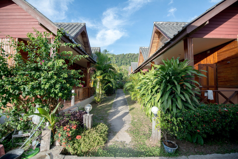 Exterior & Views 2, Poonsap Resort, Ko Lanta