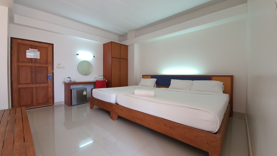 Bedroom 3, J2 Hotel, Mae Sot