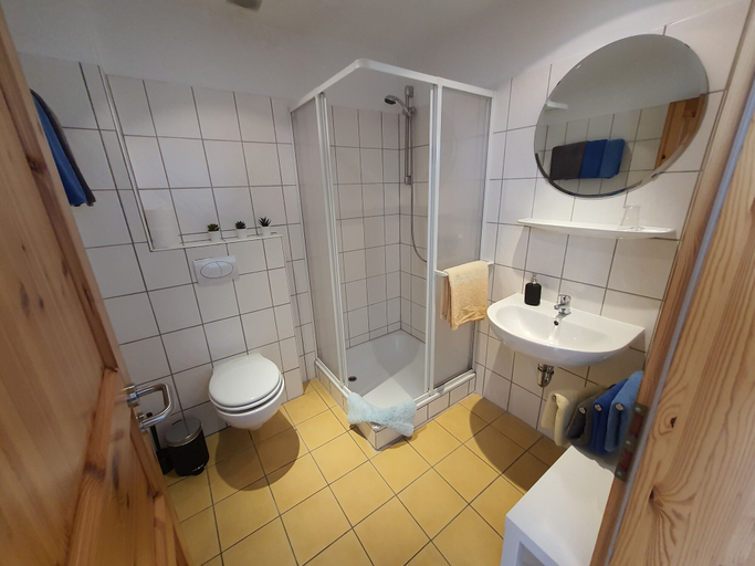 Bathroom 4, Sund, Aurich