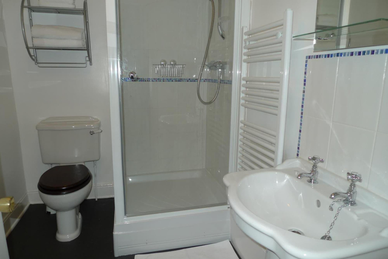 Bathroom 4, Kirkgate House, North Yorkshire