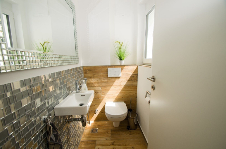Bathroom 3, Finest Penthouse Waterside Zell am See, Zell am See