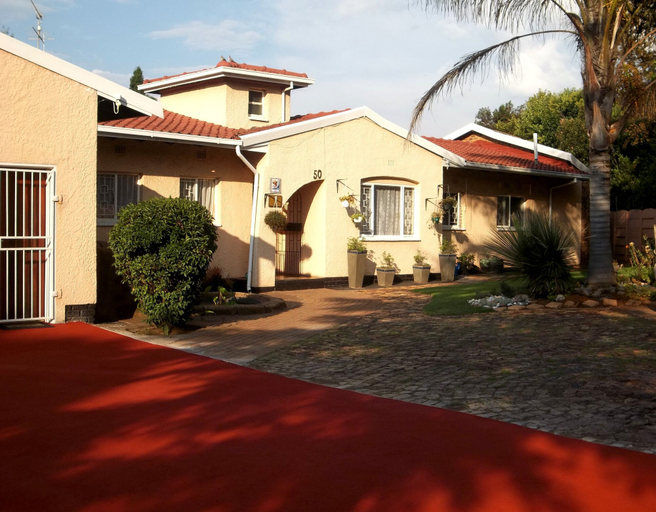 Exterior & Views, Linga Longa Guest House, Ekurhuleni
