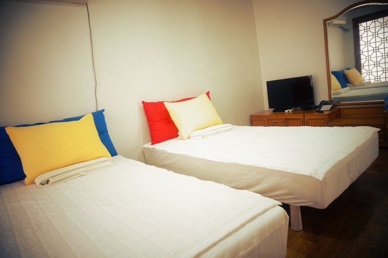 Bedroom 2, White House, Sokcho