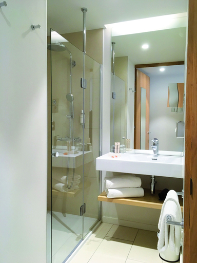 Bathroom 5, Best Western Plus Hotel Divona Cahors, Lot