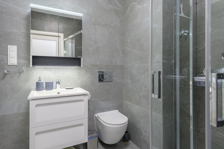 Bathroom 4, Logana z Sauna - Apartamenty 5d, Lubań