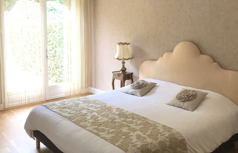 Bedroom 5, Auberge Les Hauts De Chenas, Rhône